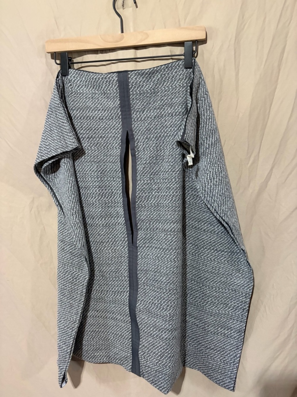Lululemon Vinyasa Wrap Heather Grey Convertible Snap Scarf Herringbone Rulu